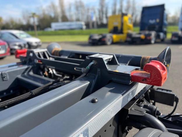 MERCEDES-BENZ Atego 1224 Ampliroll 4x2 bras Dalby   