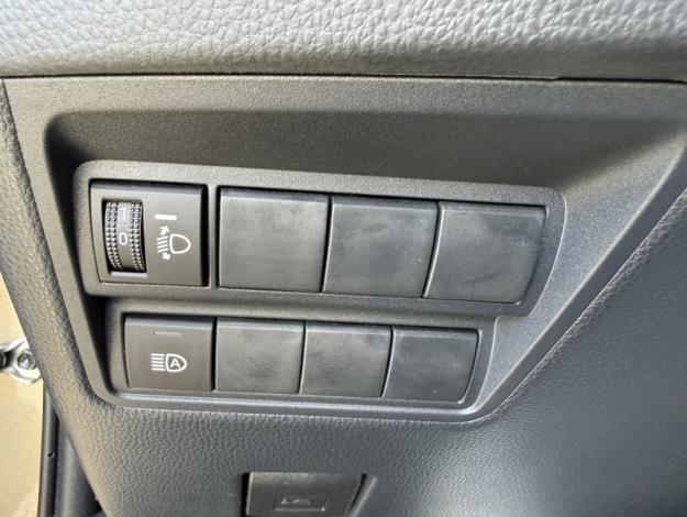 TOYOTA Yaris 116h Design  