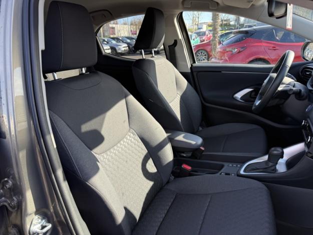 TOYOTA Yaris 116h Design  