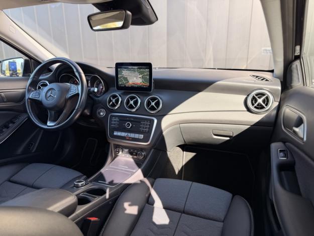 MERCEDES-BENZ GLA 180 Business Edition Pack Style 
