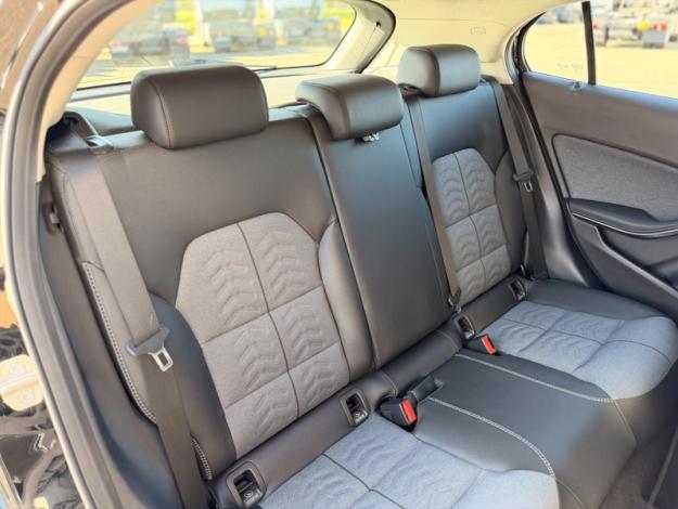 MERCEDES-BENZ GLA 180 Business Edition Pack Style 