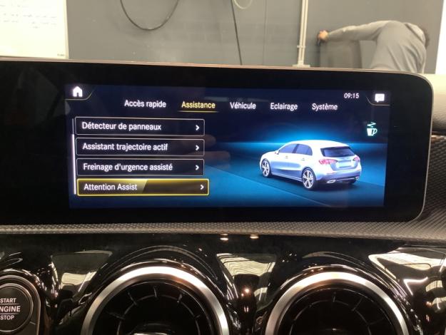 MERCEDES-BENZ A 180 Progressive  