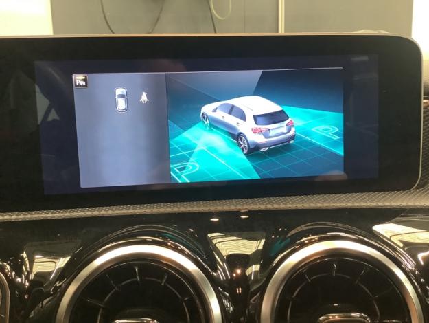 MERCEDES-BENZ A 180 Progressive  