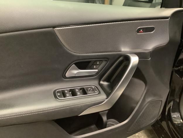 MERCEDES-BENZ A 180 Progressive  