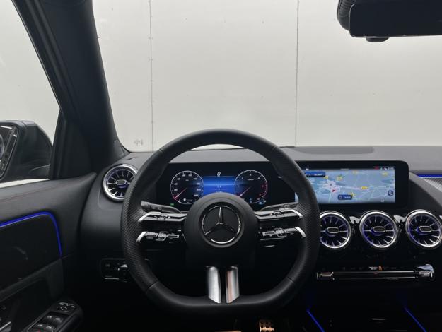 MERCEDES-BENZ GLA 200 d AMG Line  