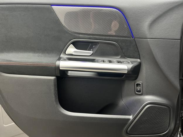 MERCEDES-BENZ GLA 200 d AMG Line  