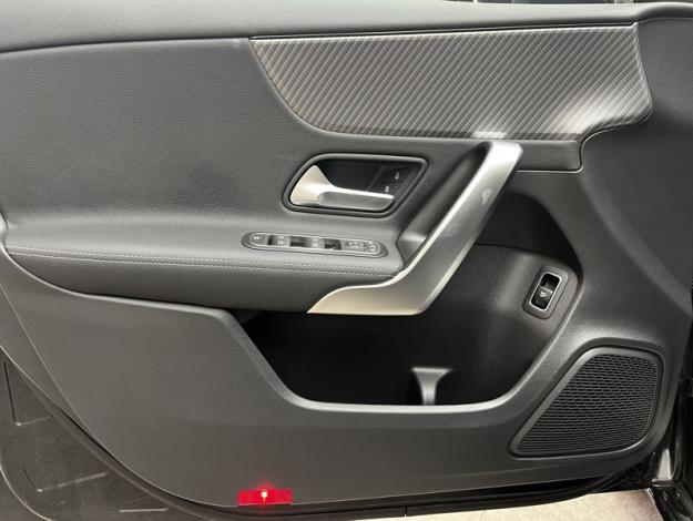 MERCEDES-BENZ Classe A 180 d Berline Business Line  