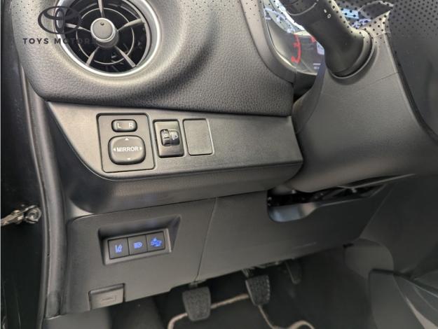 TOYOTA Yaris 110 VVT-i Design Y20  