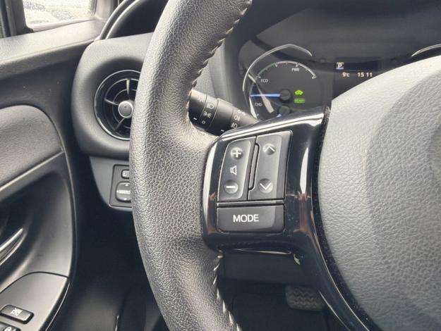 TOYOTA Yaris 1.5 VVT-I HYBRID Collection  
