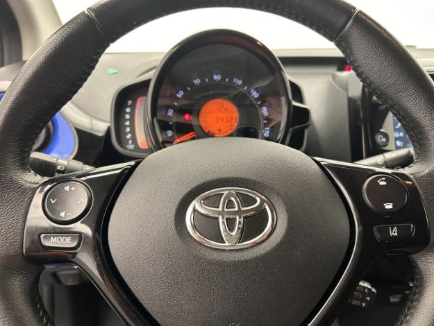 TOYOTA Aygo 1.0 VVT-i x-clusiv zen   