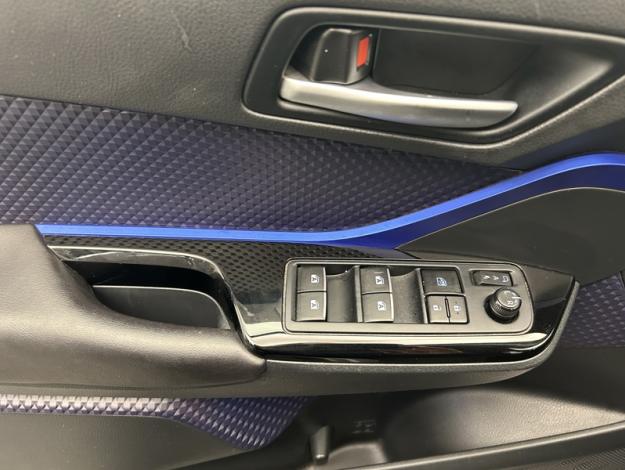 TOYOTA C-HR 1.8 HYBRIDE 122 GRAPHIC  