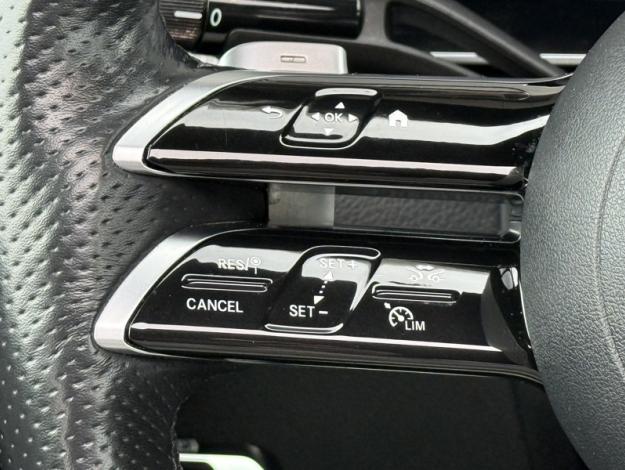 MERCEDES-BENZ GLC Coupé GLC 300 e Hybrid EQ 4MATIC Coupé AMG Line  GLC 300 e Hybrid EQ 4MATIC CoupÚ AMG Line