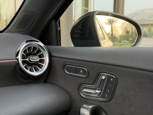 MERCEDES-BENZ Classe A 200 d AMG Line  