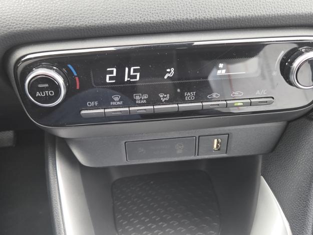 TOYOTA Yaris 116h Dynamic  