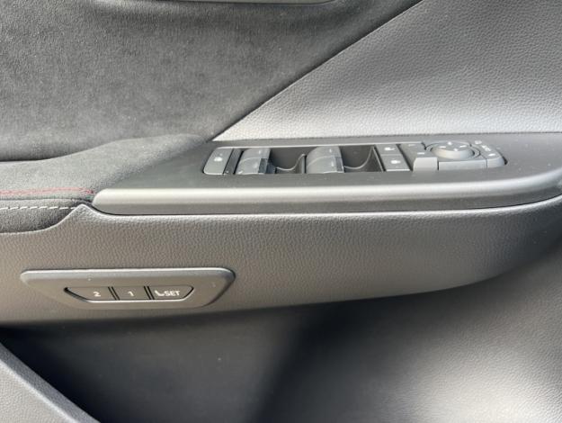 TOYOTA C-HR 2.0 Hybride 200 GR Sport AWD  2.0 Hybride 200 GR Sport AWD