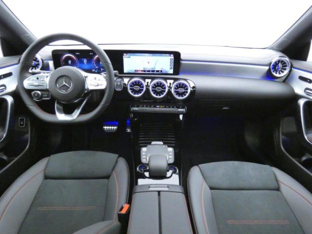 MERCEDES-BENZ CLA Shooting Brake 250 e Hybrid EQ 218ch AMG Line 8G-DCT AMG Line Classe CLA SB/118 CLA 250 e Shooting Brake AMG Line