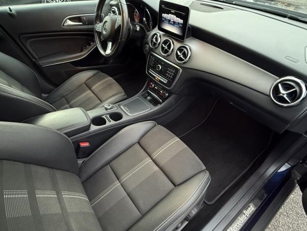 MERCEDES-BENZ GLA 200 Sensation  