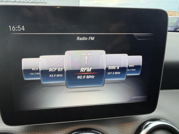 MERCEDES-BENZ GLA 200 Sensation  