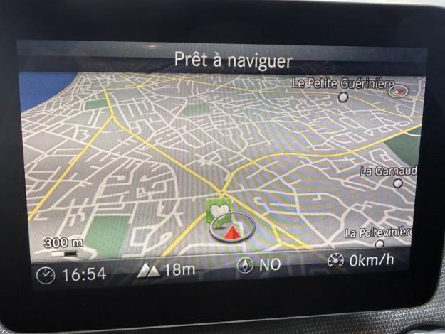 MERCEDES-BENZ GLA 200 Sensation  