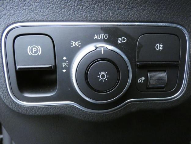 MERCEDES-BENZ GLA 250 e Hybrid EQ AMG Line  