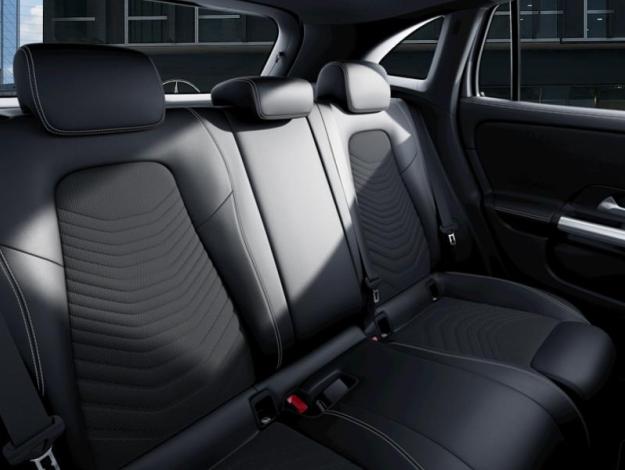 MERCEDES-BENZ GLA 250 e Hybrid EQ Business Line  GLA 250 e Hybrid EQ Business Line