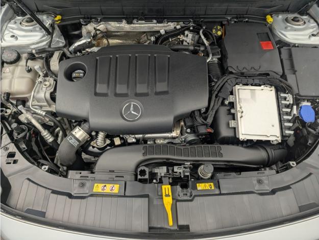 MERCEDES-BENZ GLB 200 d Progressive Line  