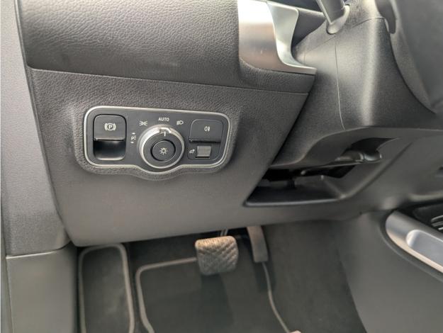 MERCEDES-BENZ GLB 200 d Progressive Line  