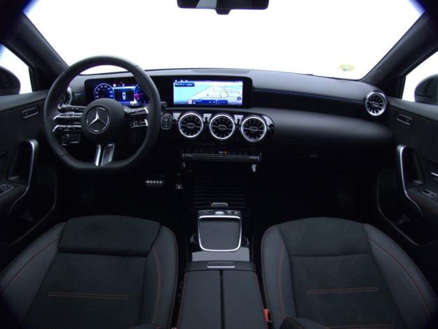 MERCEDES-BENZ Classe A 200 d AMG Line  