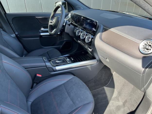 MERCEDES-BENZ GLA 200 d AMG Line  GLA 200 d AMG Line