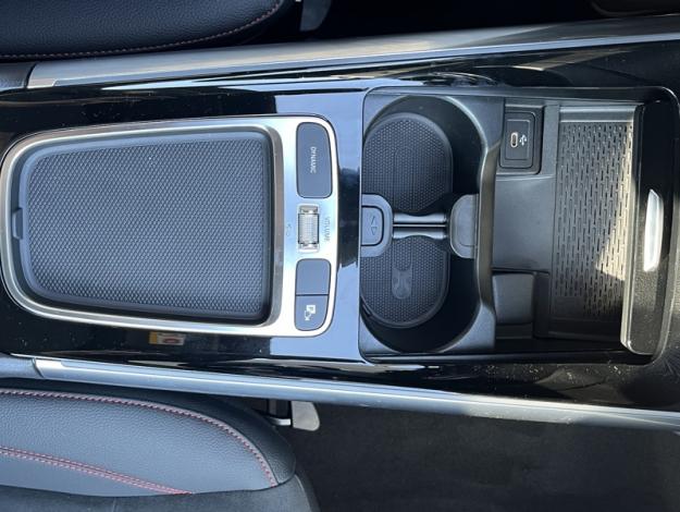 MERCEDES-BENZ GLA 200 d AMG Line  GLA 200 d AMG Line