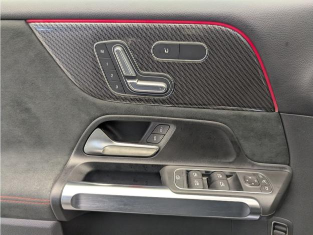 MERCEDES-BENZ GLB 200 d AMG Line  