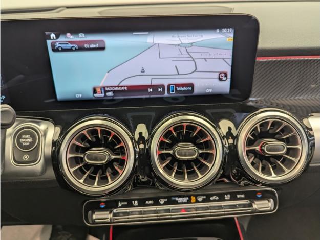 MERCEDES-BENZ GLB 200 d AMG Line  