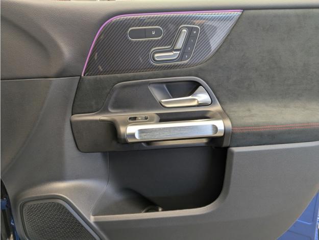 MERCEDES-BENZ GLB 200 d AMG Line  GLB 200 d AMG Line