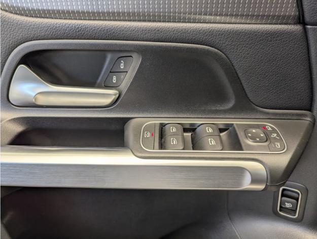 MERCEDES-BENZ GLB 200 d Progressive Line  GLB 200 d Progressive Line