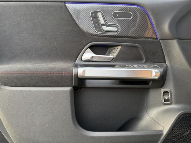 MERCEDES-BENZ GLB 200 d AMG Line  GLB 200 d AMG Line