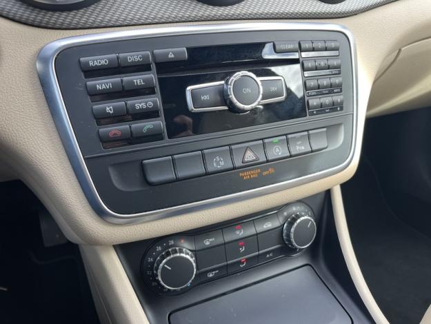 MERCEDES-BENZ GLA 180 d  Classe GLA/ X156 180 D INSPIRATION