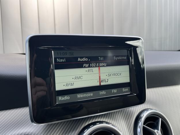 MERCEDES-BENZ GLA 180 d  Classe GLA/ X156 180 D INSPIRATION