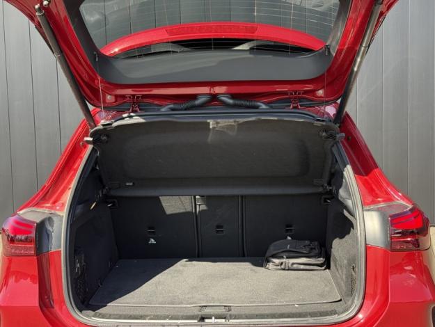 MERCEDES-BENZ GLA 200 d AMG Line  GLA 200 d AMG Line