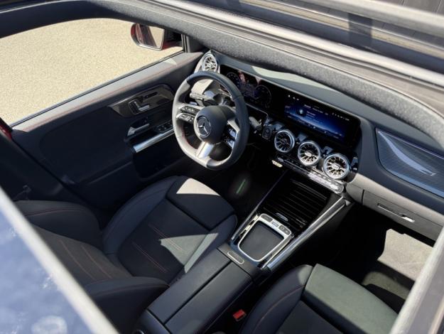 MERCEDES-BENZ GLA 200 d AMG Line  GLA 200 d AMG Line