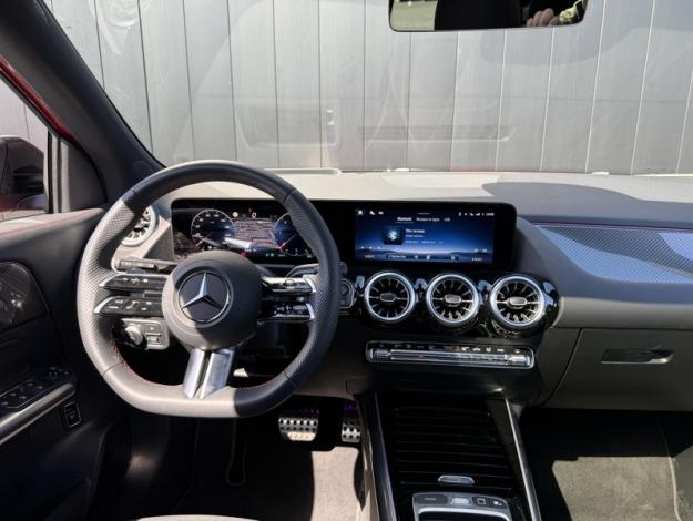 MERCEDES-BENZ GLA 200 d AMG Line  GLA 200 d AMG Line