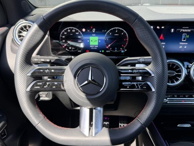 MERCEDES-BENZ GLA 200 d AMG Line  GLA 200 d AMG Line