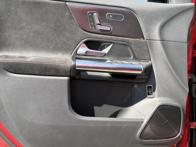 MERCEDES-BENZ GLA 200 d AMG Line  GLA 200 d AMG Line