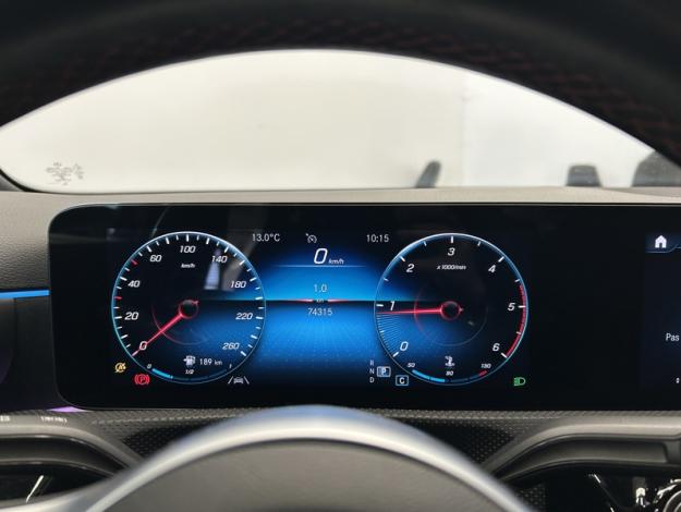 MERCEDES-BENZ A 180 d Berline AMG Line Toit Pano  