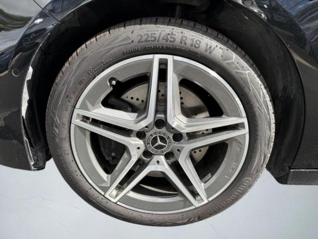 MERCEDES-BENZ A 250 e AMG Line  