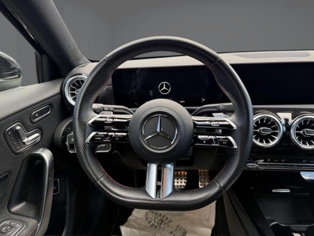 MERCEDES-BENZ A 250 e AMG Line  