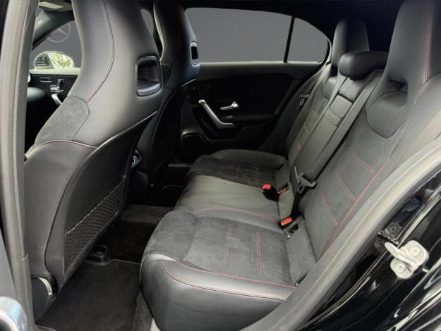 MERCEDES-BENZ A 250 e AMG Line  