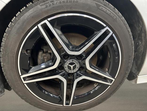 MERCEDES-BENZ A 180 d Berline AMG Line  