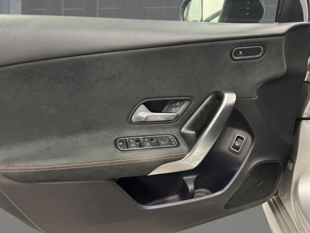 MERCEDES-BENZ A 180 d Berline AMG Line  