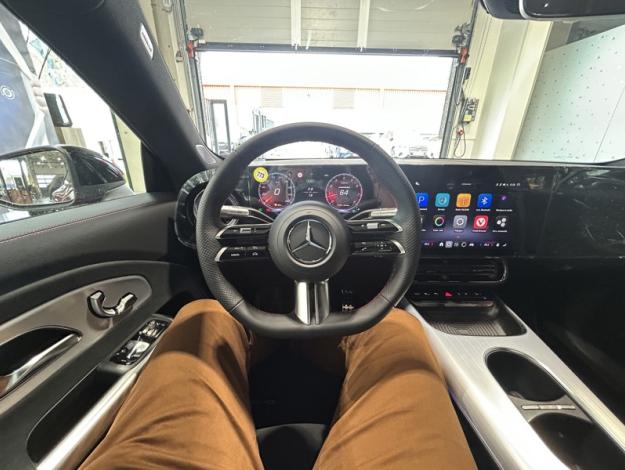 MERCEDES-BENZ  