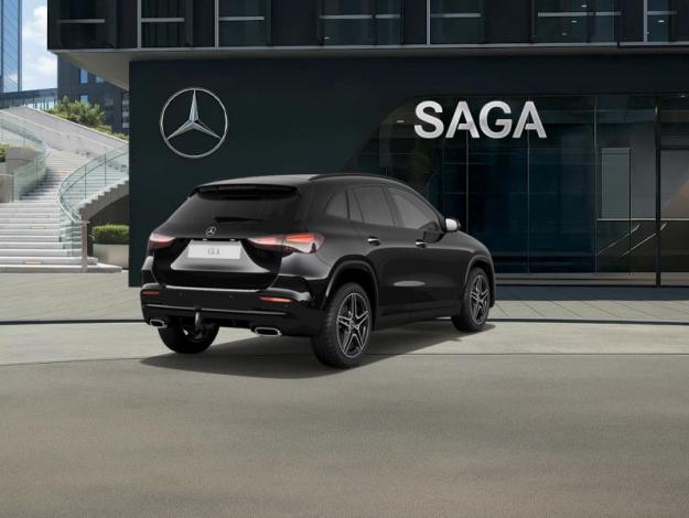 MERCEDES-BENZ GLA 180 Star Edition  